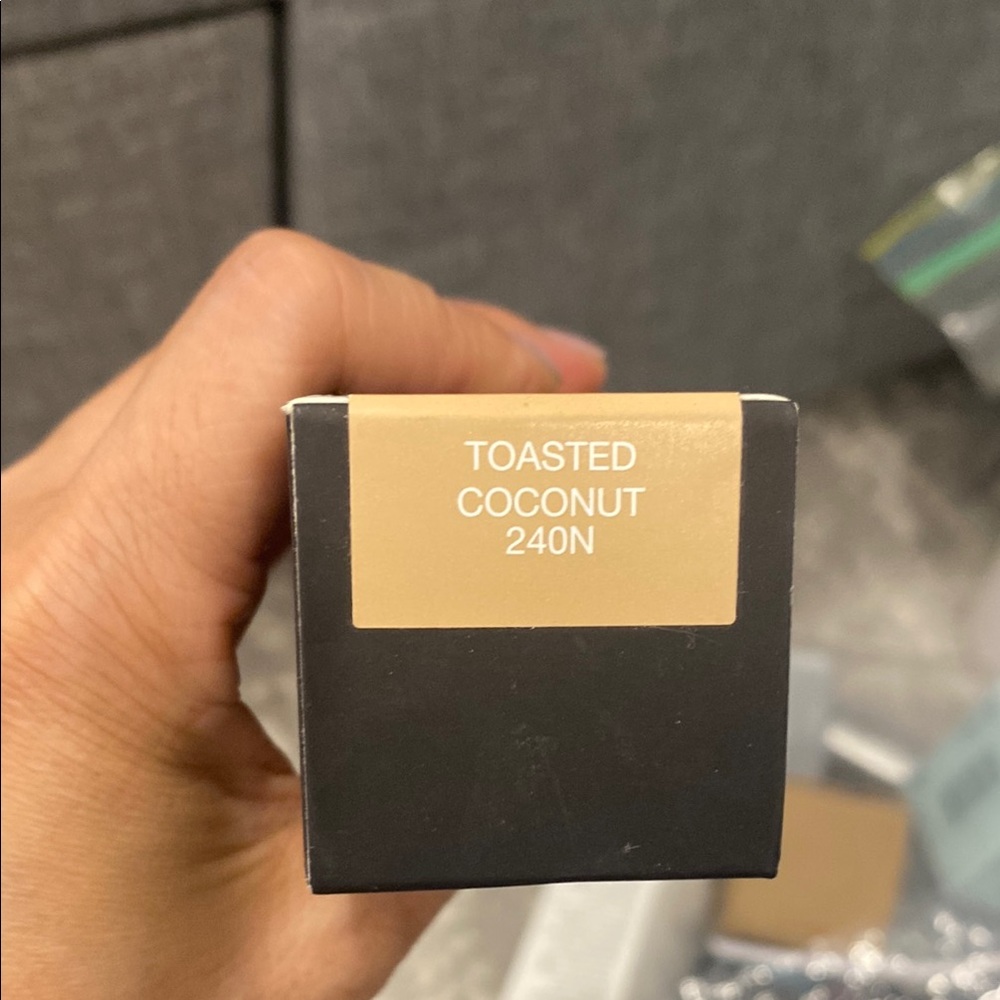 Toasted Coconut 240N Foundation
